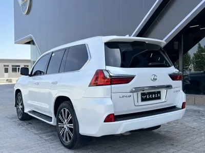 Lexus LX 2020, 120000 км, за 180691.02 USD