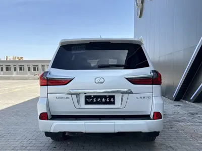 Lexus LX 2020, 120000 км, за 180691.02 USD - фото 8
