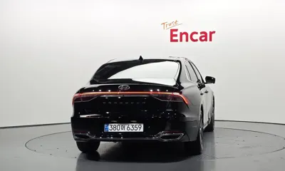 Hyundai Grandeur 2020, 48902 км, за 15570.04 USD