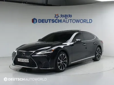 Lexus LS · 2022 год