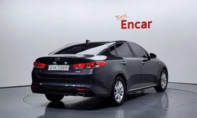 Kia K5 2018, 97396 км, за 5219.69 USD