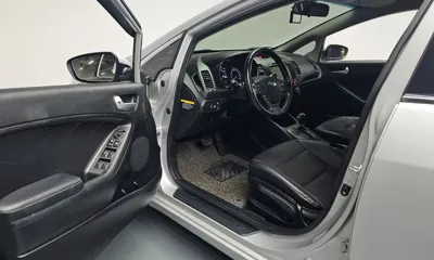 Kia K3 2015, 80667 км, за 3581.43 USD - фото 10