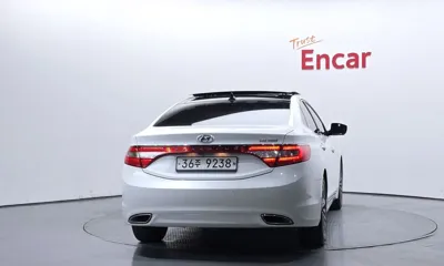 Hyundai Grandeur 2013, 150834 км, за 3564.93 USD