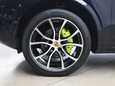 Porsche Cayenne Hybrid 2023, 11000 км, за 72070.26 USD - фото 27