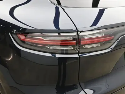 Porsche Cayenne Hybrid 2023, 11000 км, за 72070.26 USD - фото 29