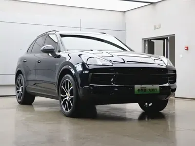 Porsche Cayenne Hybrid 2023, 11000 км, за 72070.26 USD - фото 32