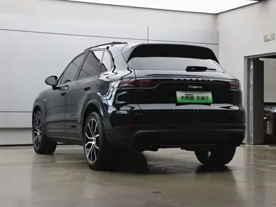 Porsche Cayenne Hybrid 2023, 11000 км, за 72070.26 USD - фото 33