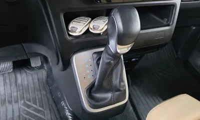 Hyundai Staria 2022, 96146 км, за 17125.73 USD - фото 9