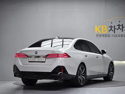 BMW 5-Series 2026, 4578 км, за 60912.08 USD - фото 6