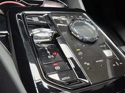 BMW 5-Series 2026, 4578 км, за 60912.08 USD - фото 9