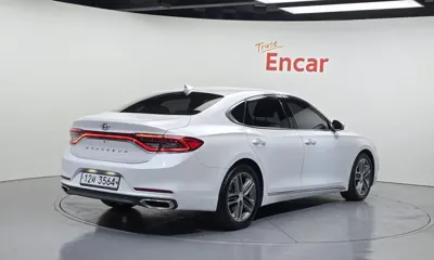 Hyundai Grandeur 2018, 97200 км, за 9107.48 USD