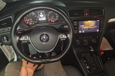 Volkswagen Golf 2019, 78300 км, за 10079 USD - фото 17