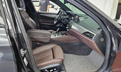 BMW 5-Series 2018, 76053 км, за 23730.85 USD - фото 11