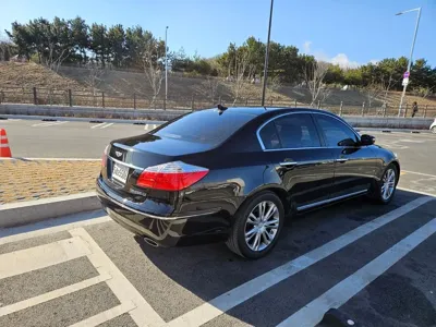 Hyundai Genesis 2010, 204500 км, за 4225.44 USD