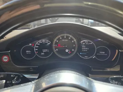 Porsche Panamera 2018, 170000 км, за 38251.4 USD - фото 10