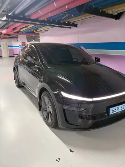 Tesla Model Y 2025, 8900 км, за 44279.46 USD