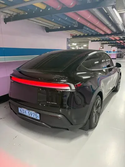 Tesla Model Y 2025, 8900 км, за 44279.46 USD