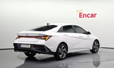 Hyundai Avante 2025, 3067 км, за 15747.67 USD