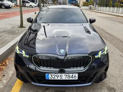 BMW 5-Series 2026, 2900 км, за 22622.37 USD - фото 3