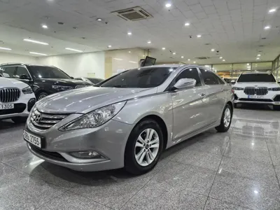 Hyundai Sonata 2012, 75693 км, за 2428.78 USD