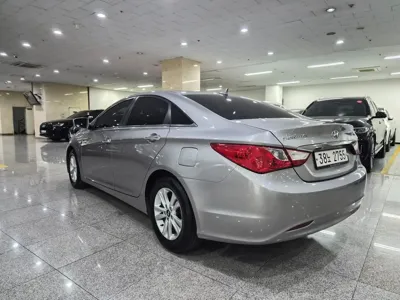 Hyundai Sonata 2012, 75693 км, за 2428.78 USD