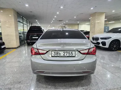 Hyundai Sonata 2012, 75693 км, за 2428.78 USD