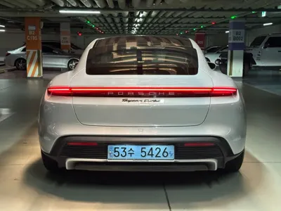 Porsche Taycan 2021, 66161 км, за 73907.63 USD