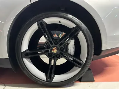 Porsche Taycan 2021, 66161 км, за 73907.63 USD