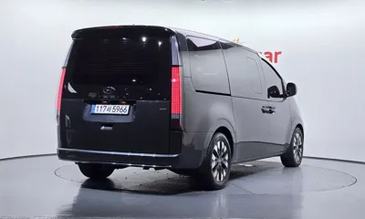 Hyundai Staria 2023, 128555 км, за 19233.29 USD