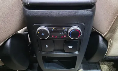 Ford Explorer 2021, 112998 км, за 15091.24 USD - фото 32