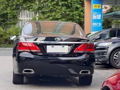 Toyota Crown 2014, 90000 км, за 16009.11 USD