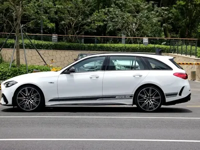 Mercedes-Benz C-Class AMG 2025, 5000 км, за 69057.68 USD