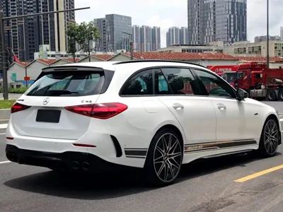 Mercedes-Benz C-Class AMG 2025, 5000 км, за 69057.68 USD - фото 8