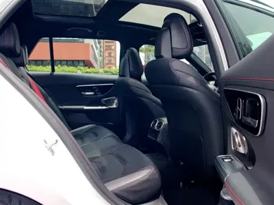 Mercedes-Benz C-Class AMG 2025, 5000 км, за 69057.68 USD - фото 9