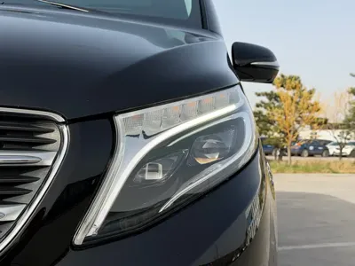 Mercedes-Benz V-Class 2020, 140000 км, за 24052.14 USD