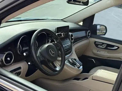 Mercedes-Benz V-Class 2020, 140000 км, за 24052.14 USD - фото 9