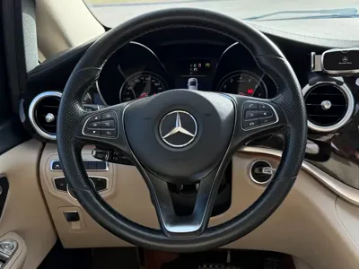 Mercedes-Benz V-Class 2020, 140000 км, за 24052.14 USD - фото 12