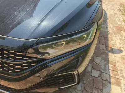 Volkswagen Passat 2025, 20600 км, за 19367.9 USD