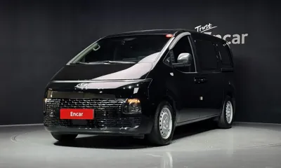 Hyundai Staria · 2023 год