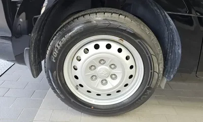 Hyundai Staria 2023, 38007 км, за 15426.02 USD