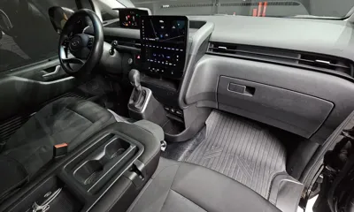 Hyundai Staria 2023, 38007 км, за 15426.02 USD - фото 7