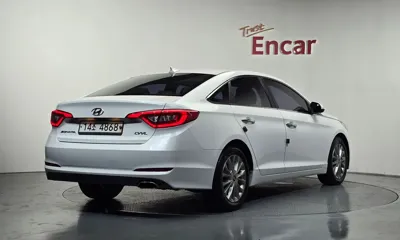 Hyundai Sonata 2015, 87995 км, за 6742.47 USD