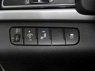 Hyundai Avante 2016, 98602 км, за 7293.09 USD - фото 15