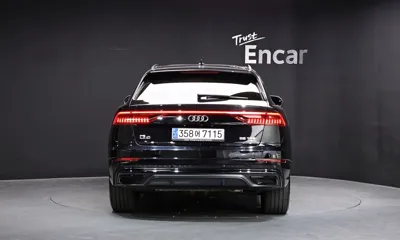 Audi Q8 2021, 175668 км, за 29592.79 USD