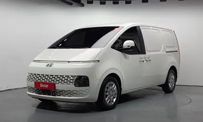 Hyundai Staria · 2023 год