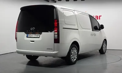Hyundai Staria 2023, 54335 км, за 15885.52 USD