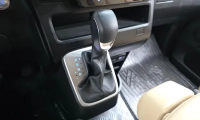 Hyundai Staria 2023, 54335 км, за 15885.52 USD - фото 9