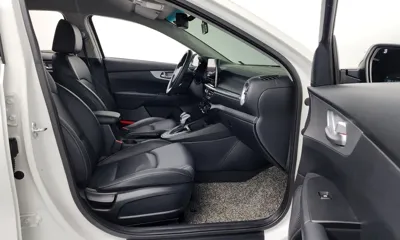 Kia K3 2023, 92867 км, за 10505.45 USD - фото 12