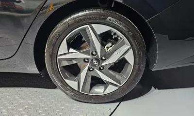 Hyundai Avante 2023, 62992 км, за 11356.18 USD - фото 21