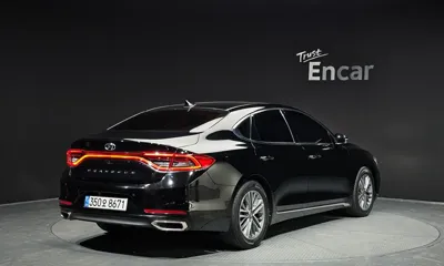 Hyundai Grandeur 2018, 132372 км, за 7866.21 USD